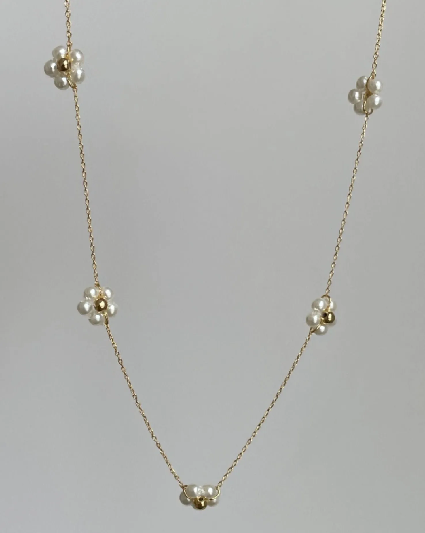 Dainty Flower Pearl Necklace