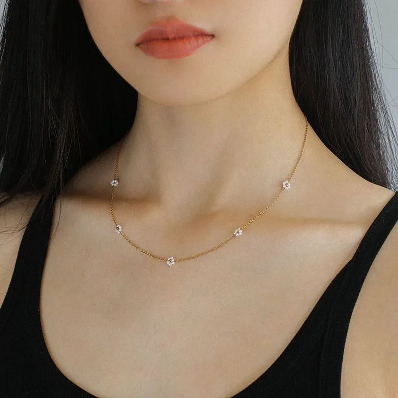 Dainty Flower Pearl Necklace