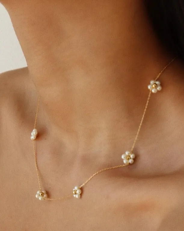 Dainty Flower Pearl Necklace