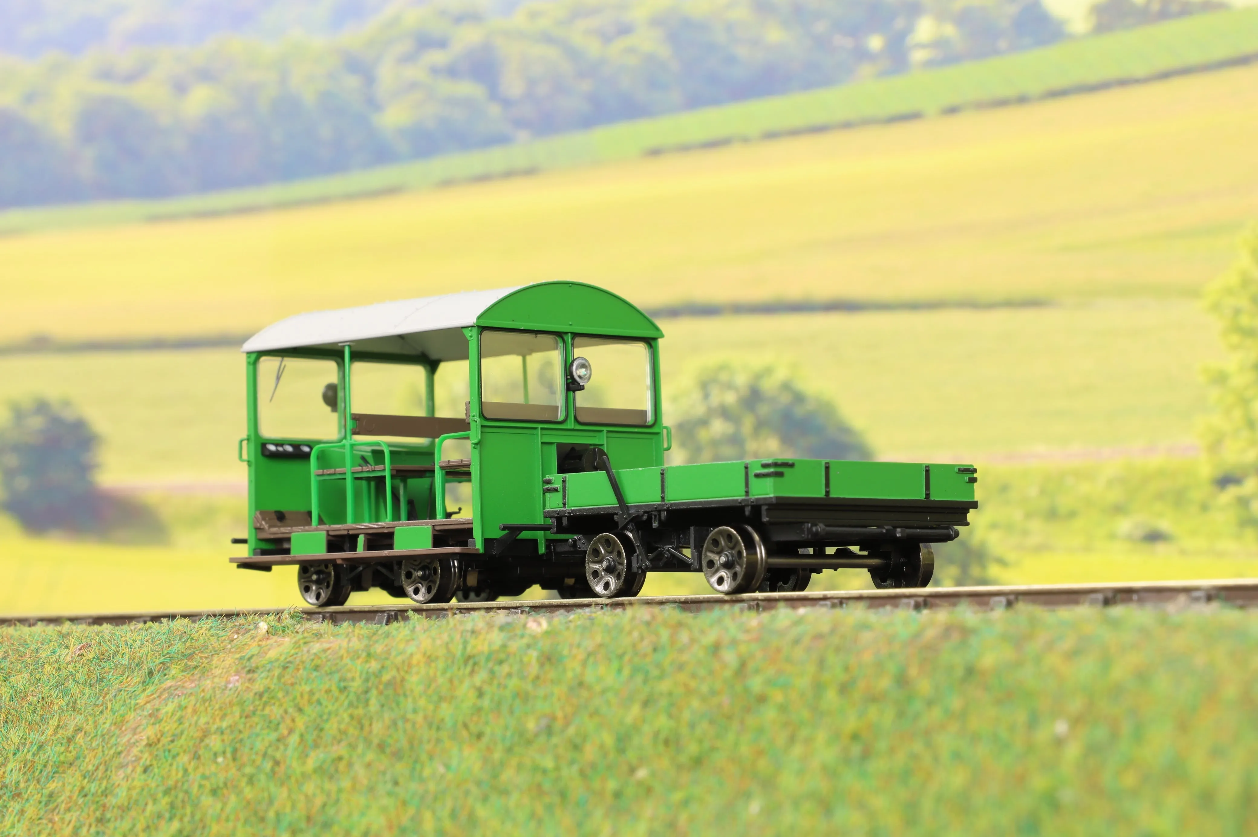 Ellis Clark Trains E1017U Finescale O Gauge Wickham Trolley & Trailer, BR (SR) Green 'Un-numbered'