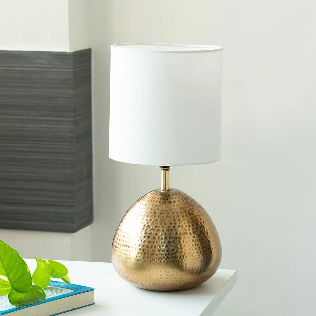 'Golden Droplet' Decorative Table Lamp (17.0 Inches, Iron)